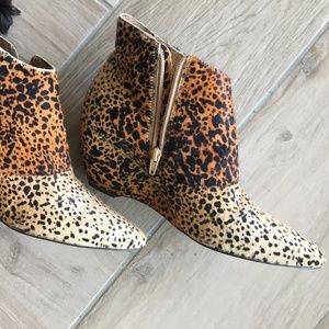 Matisse genuine calf hair wedge booties Size 9M